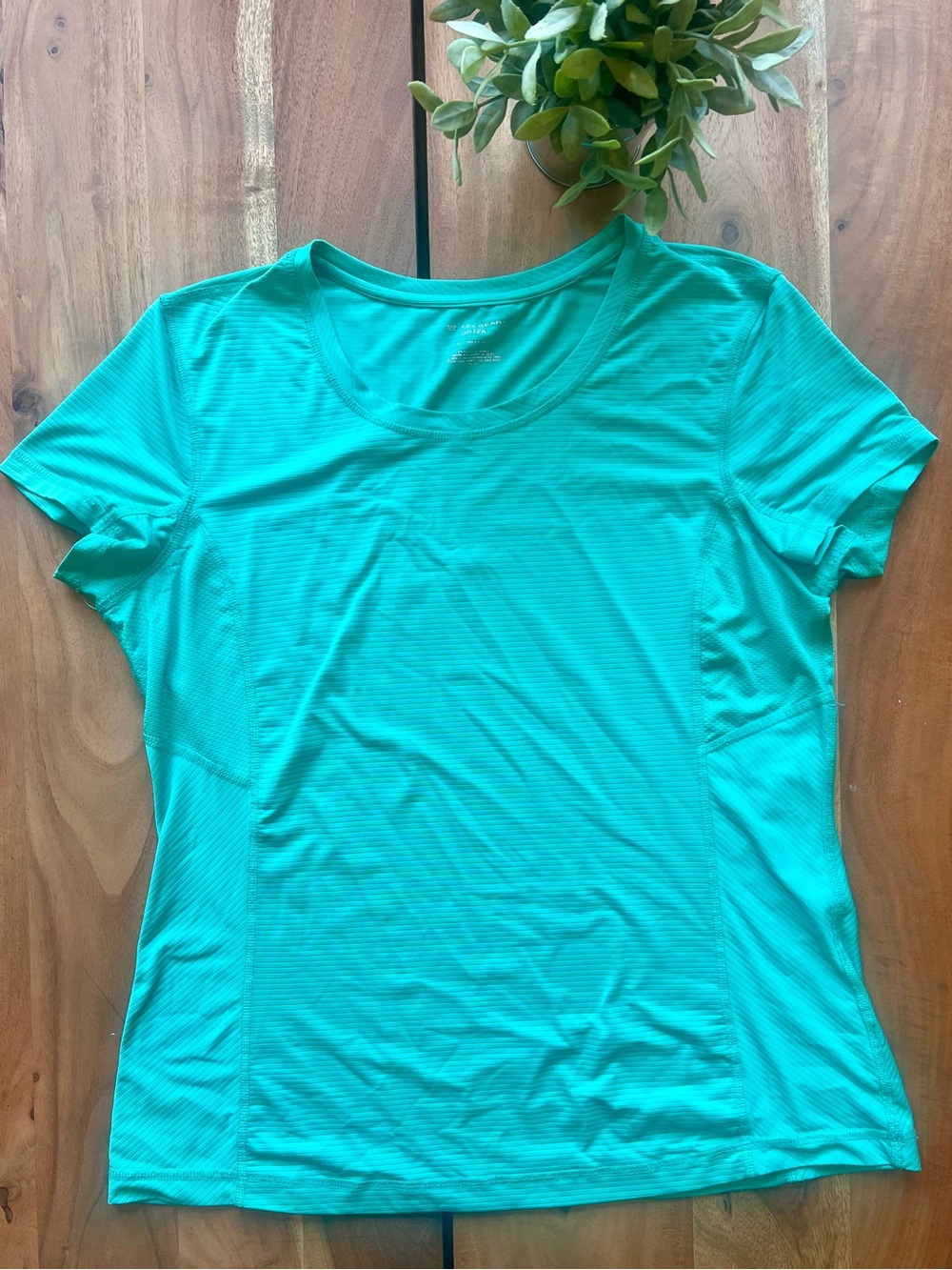 Bundle - Women's Performance Scoop Neck Tee - Green & Black - Picture 7 of 7